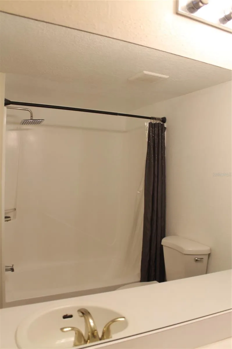 151 OYSTER BAY CIRCLE #200 Altamonte Springs, FL 32701