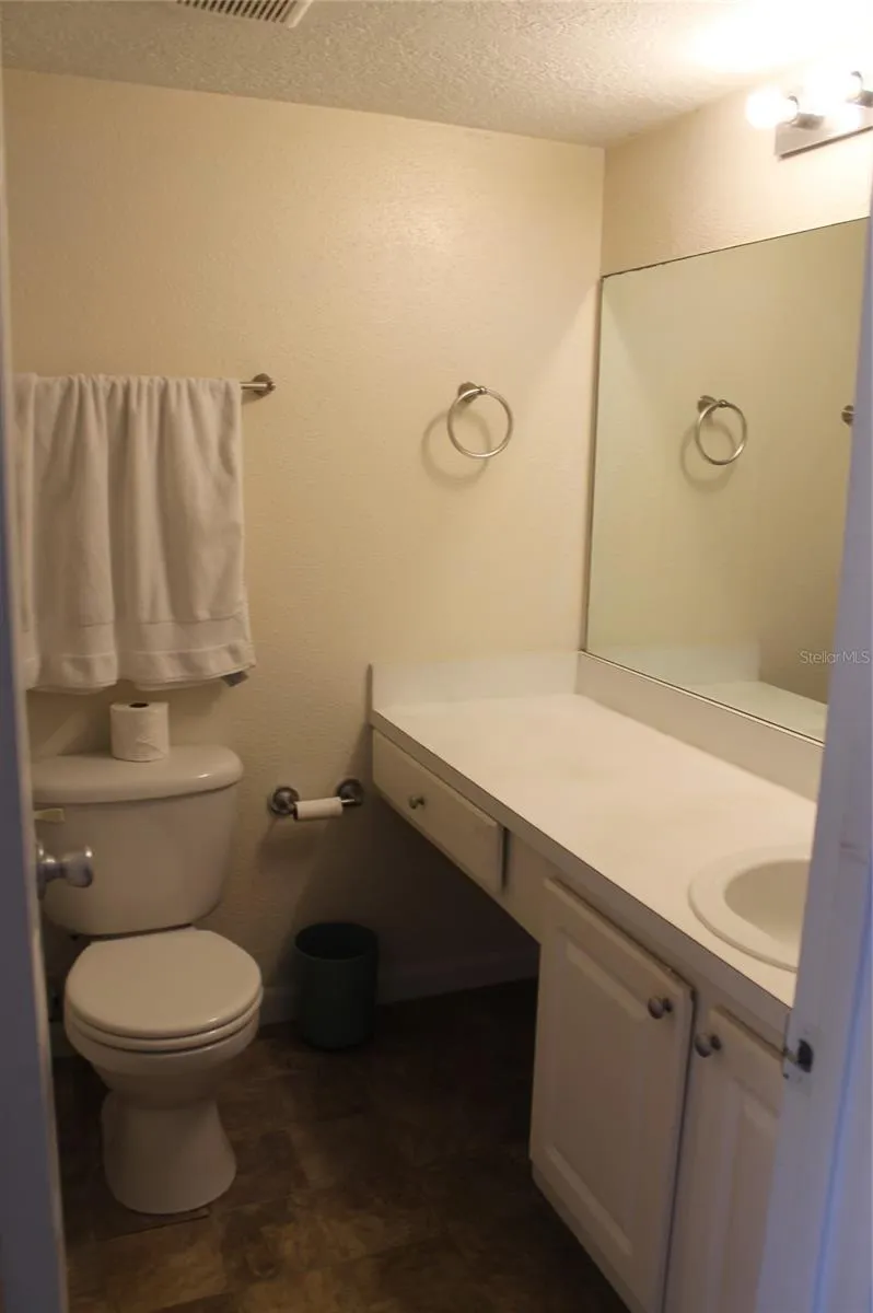 151 OYSTER BAY CIRCLE #200 Altamonte Springs, FL 32701