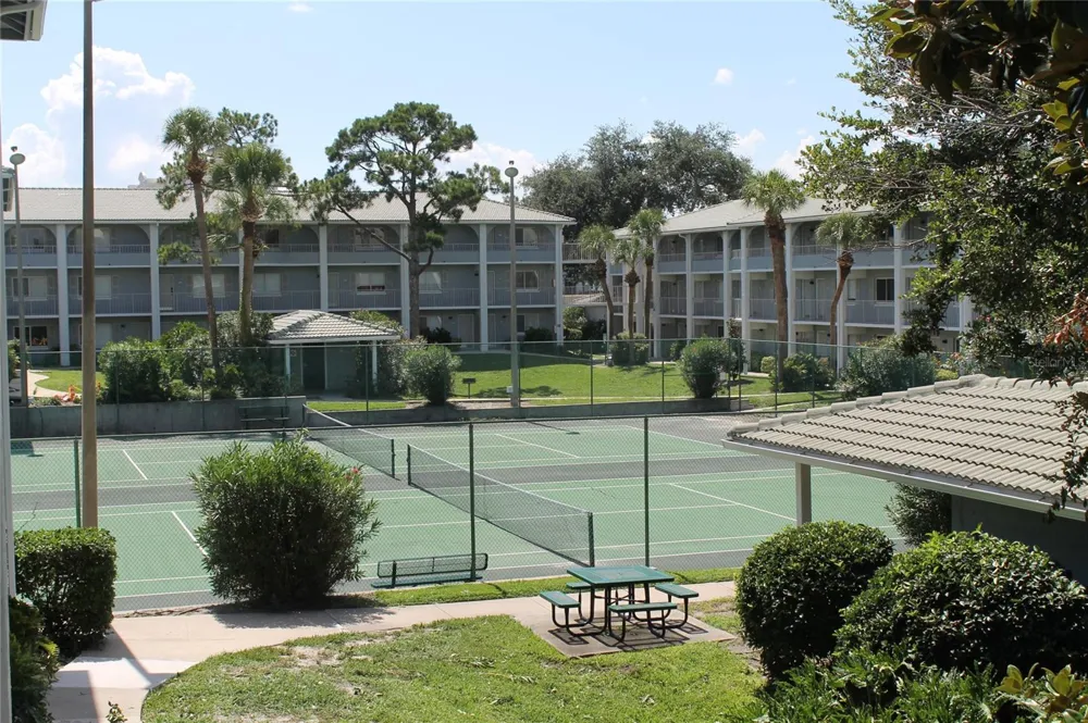 151 OYSTER BAY CIRCLE #200 Altamonte Springs, FL 32701