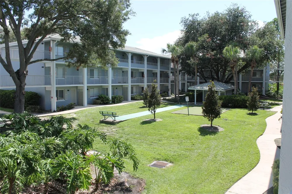 151 OYSTER BAY CIRCLE #200 Altamonte Springs, FL 32701