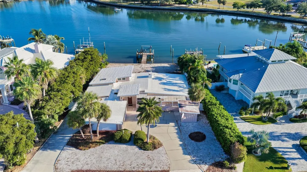 355 S SHORE DRIVE Sarasota, FL 34234