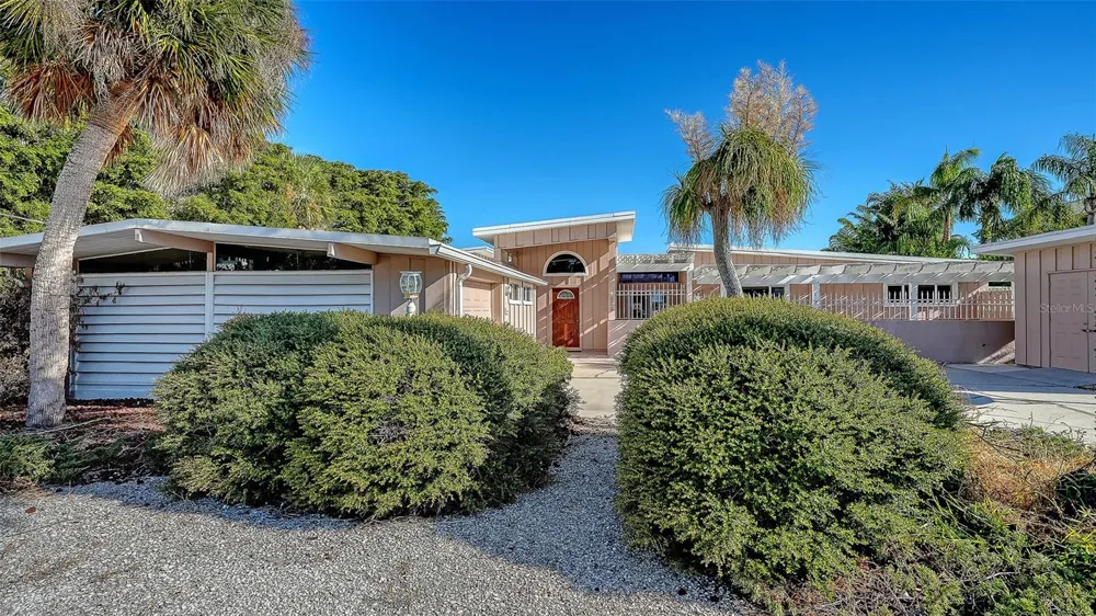 355 S SHORE DRIVE Sarasota, FL 34234