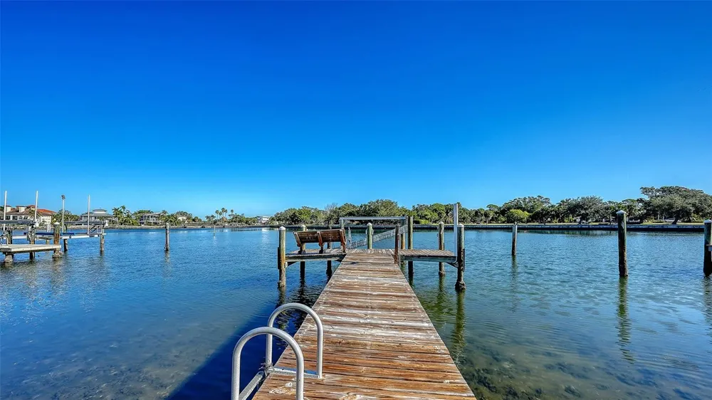 355 S SHORE DRIVE Sarasota, FL 34234
