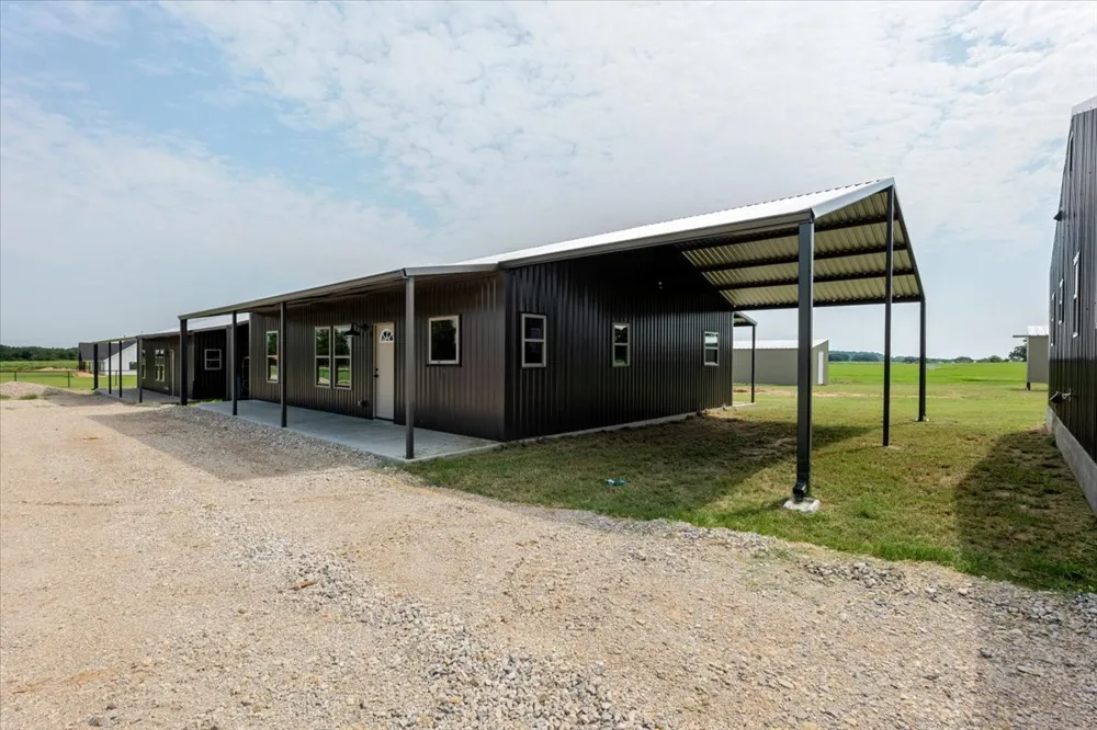31 Maverick Loop Lipan, TX 76462