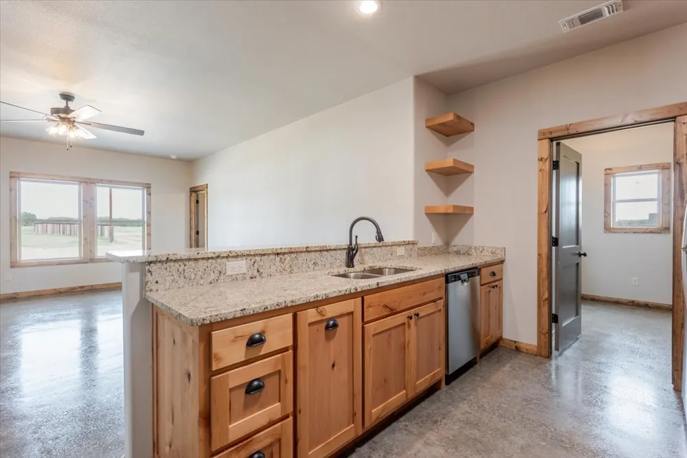 31 Maverick Loop Lipan, TX 76462