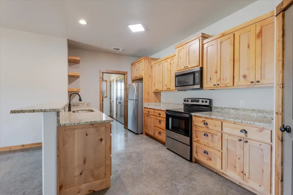 31 Maverick Loop Lipan, TX 76462