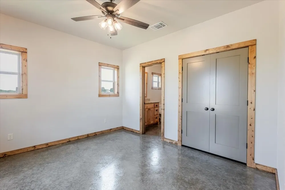 31 Maverick Loop Lipan, TX 76462