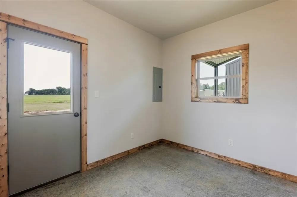 31 Maverick Loop Lipan, TX 76462