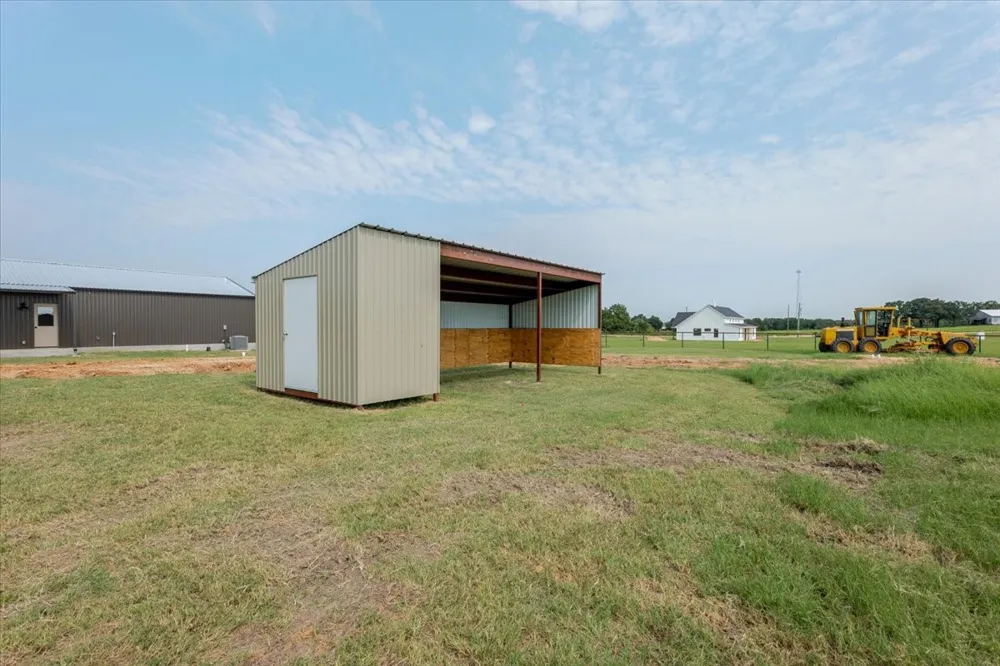 31 Maverick Loop Lipan, TX 76462