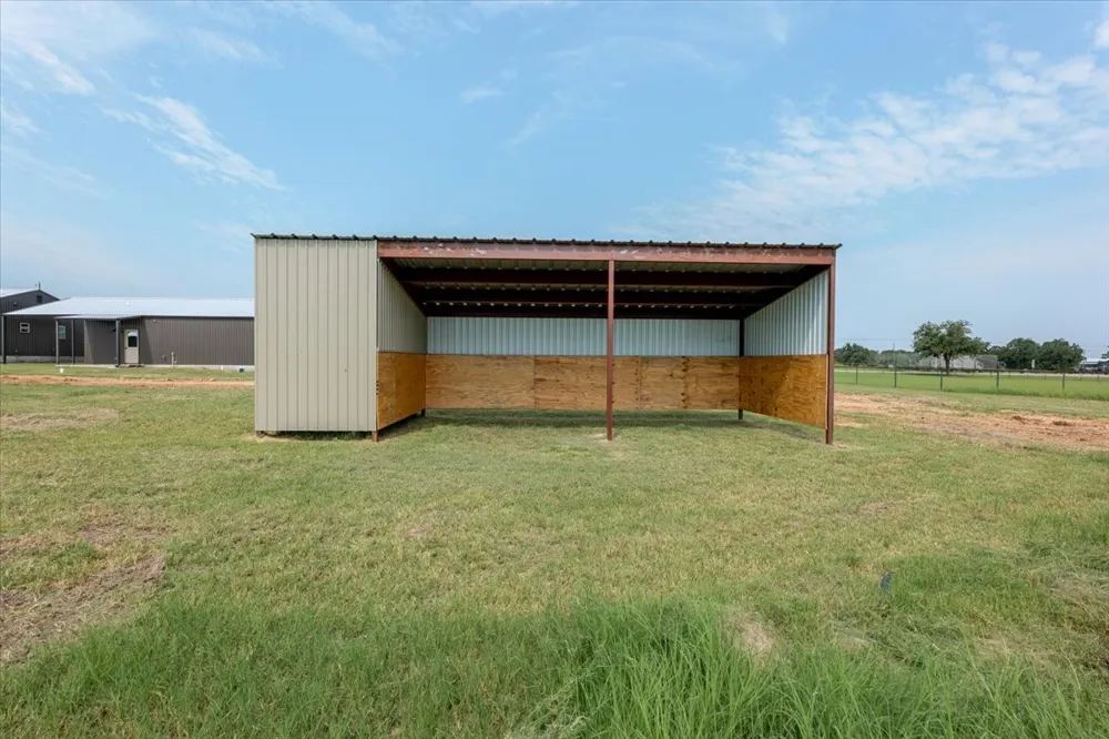 31 Maverick Loop Lipan, TX 76462
