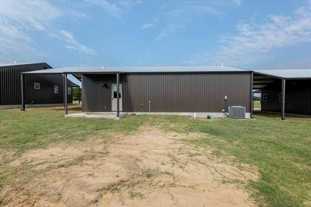 31 Maverick Loop Lipan, TX 76462