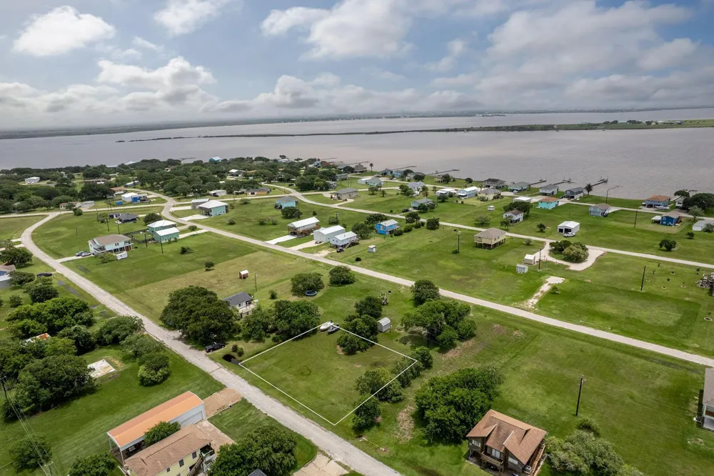 713 Stovall Palacios, TX 77465