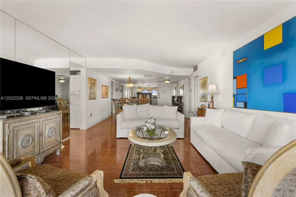 210 Sea View Dr #611 Key Biscayne, FL 33149