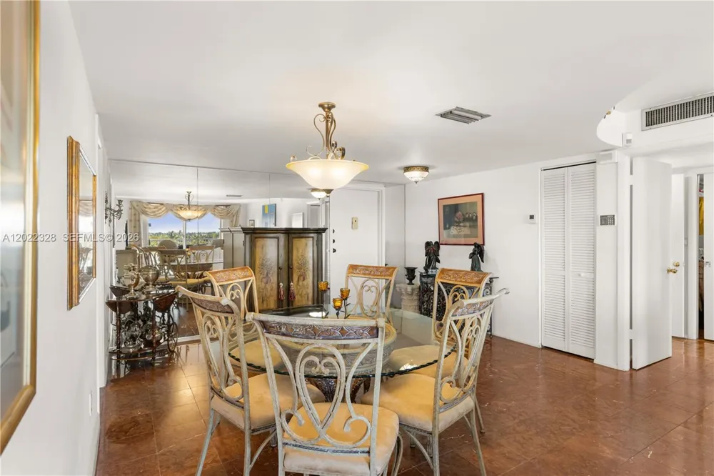 210 Sea View Dr #611 Key Biscayne, FL 33149