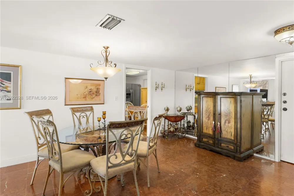 210 Sea View Dr #611 Key Biscayne, FL 33149