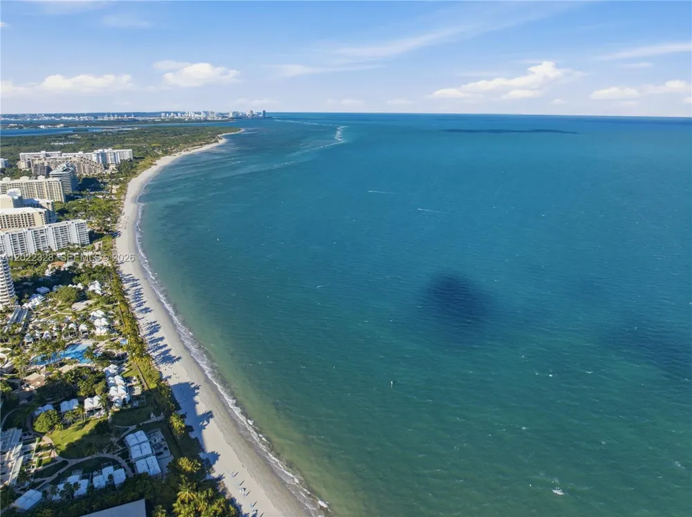 210 Sea View Dr #611 Key Biscayne, FL 33149
