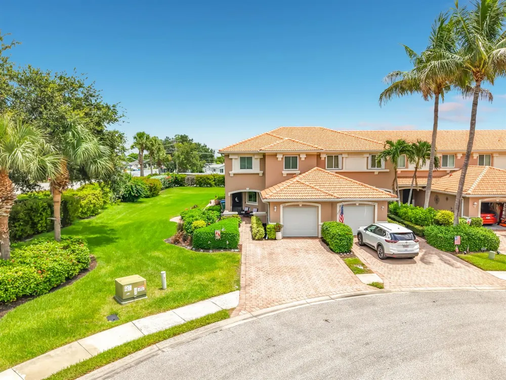 2401 Caslotti Way Cape Coral, FL 33909