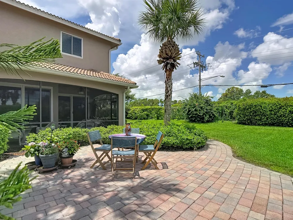 2401 Caslotti Way Cape Coral, FL 33909