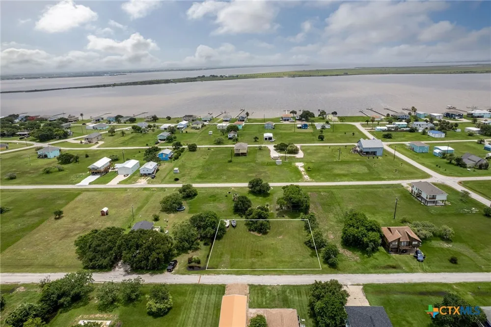 713 Stovall Palacios, TX 77465