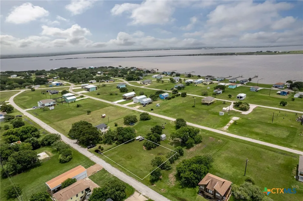 713 Stovall Palacios, TX 77465