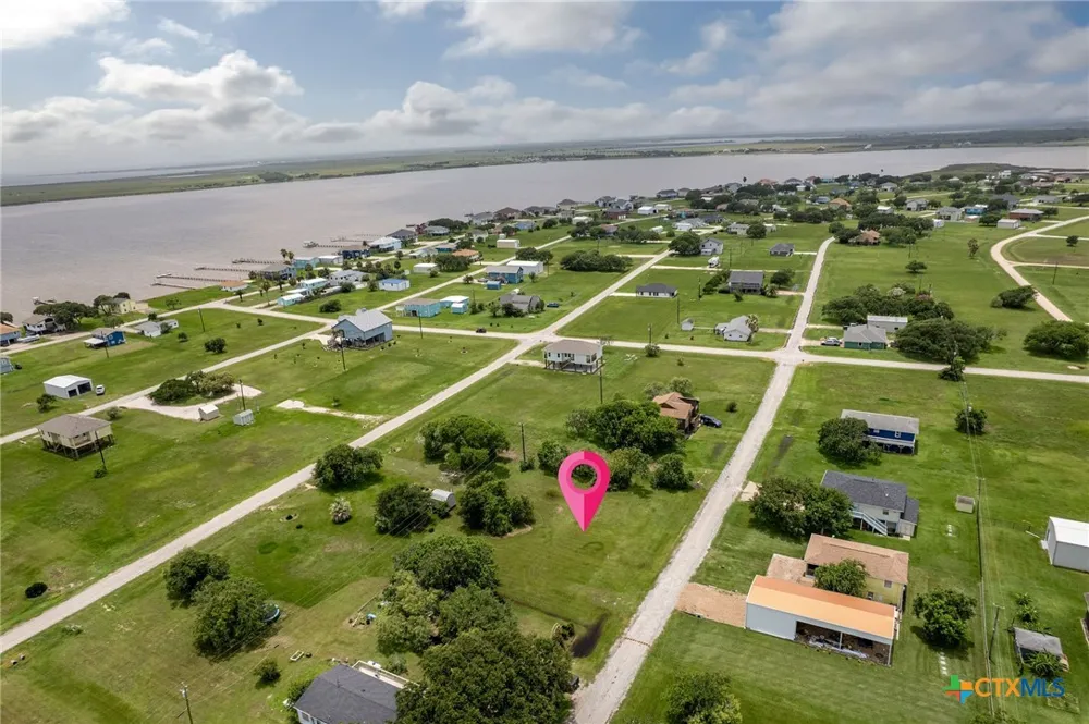 713 Stovall Palacios, TX 77465