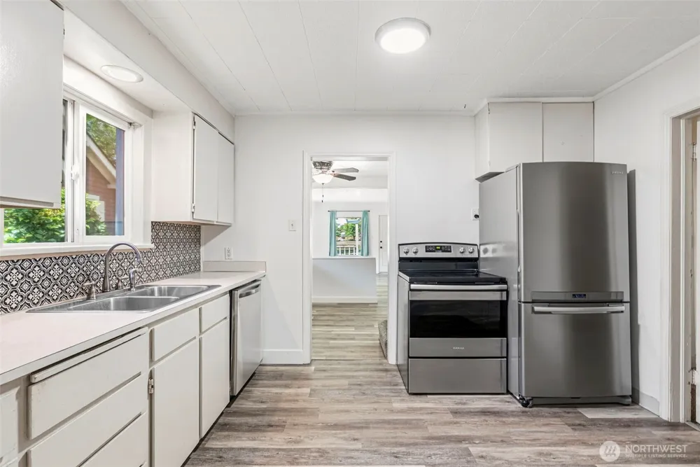 1821 Nichols Boulevard Longview, WA 98632