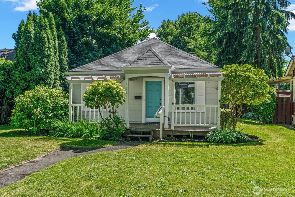 1821 Nichols Boulevard Longview, WA 98632