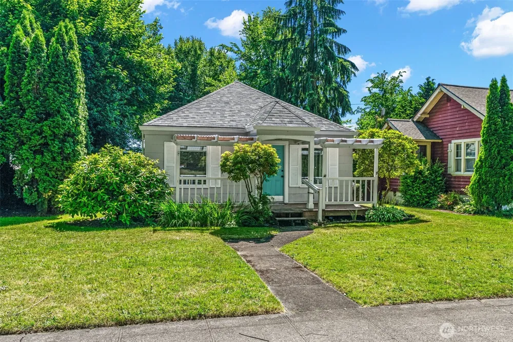 1821 Nichols Boulevard Longview, WA 98632