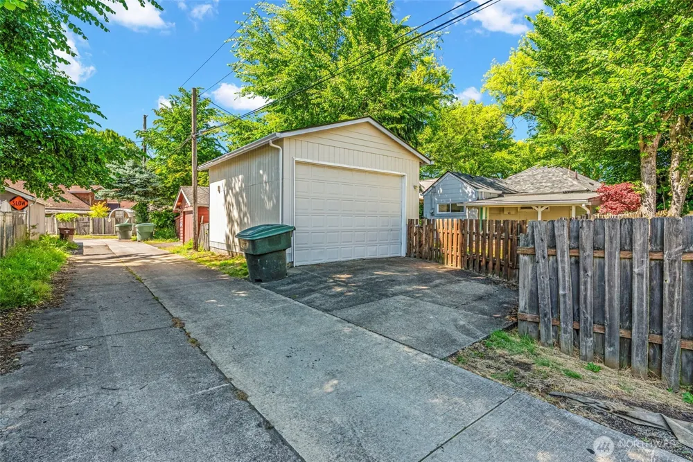 1821 Nichols Boulevard Longview, WA 98632