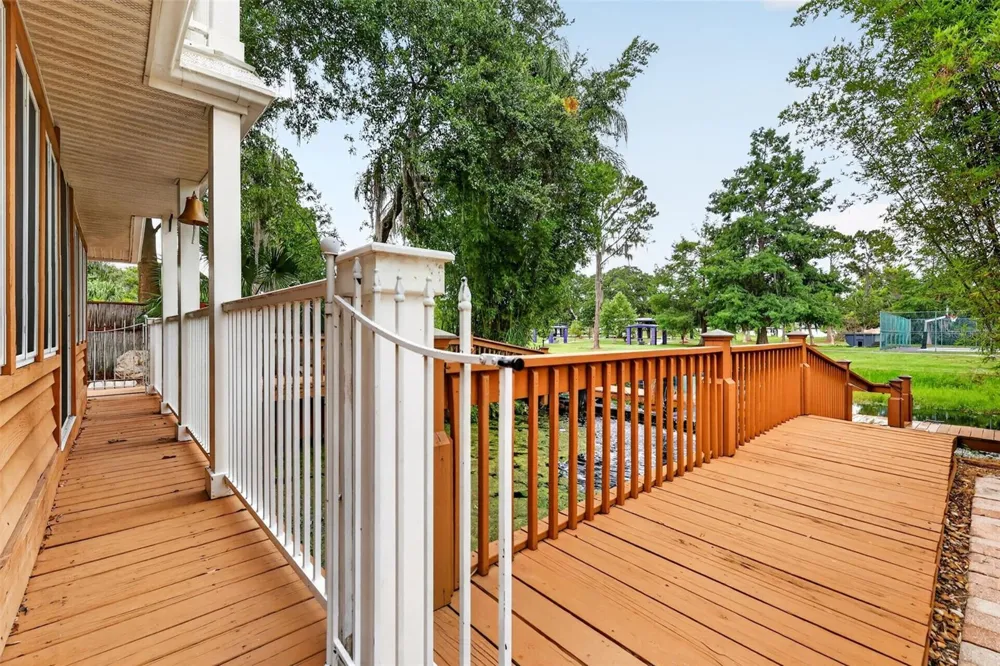 507 LAKESHORE DRIVE Eustis, FL 32726