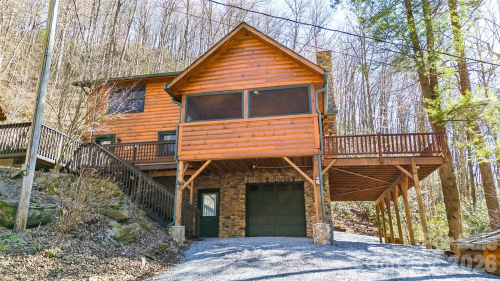 3548 Dicks Creek Road Whittier, NC 28789