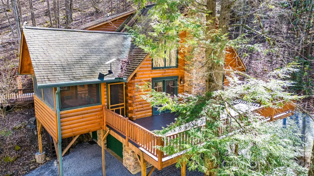 3548 Dicks Creek Road Whittier, NC 28789