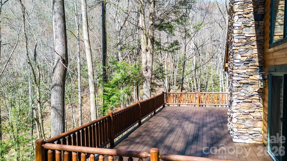 3548 Dicks Creek Road Whittier, NC 28789