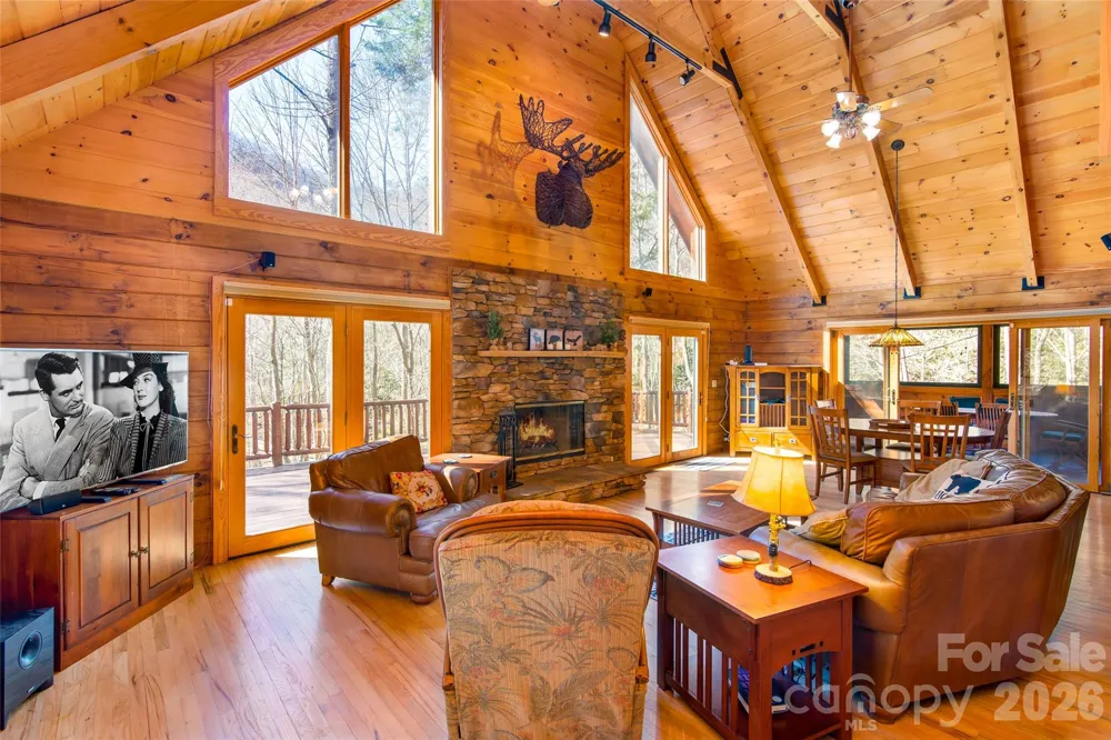 3548 Dicks Creek Road Whittier, NC 28789