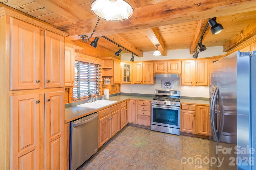 3548 Dicks Creek Road Whittier, NC 28789