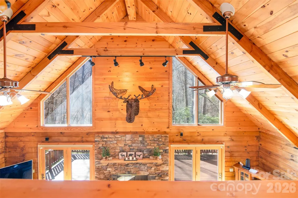 3548 Dicks Creek Road Whittier, NC 28789