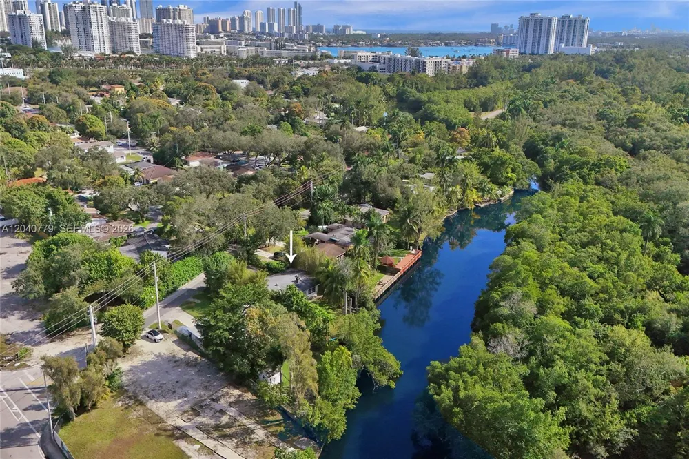 18500 NE 23rd Ct Miami, FL 33180