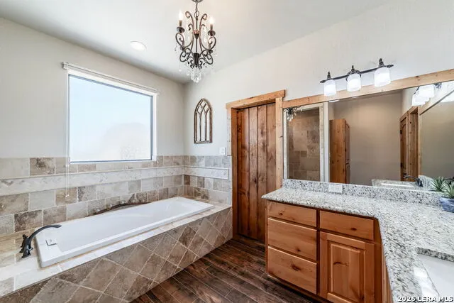 548 Franklin Ln Yancey, TX 78886