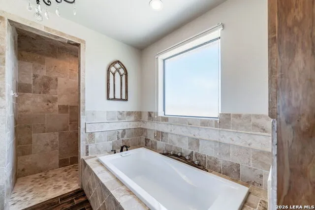 548 Franklin Ln Yancey, TX 78886