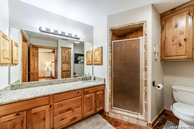 548 Franklin Ln Yancey, TX 78886