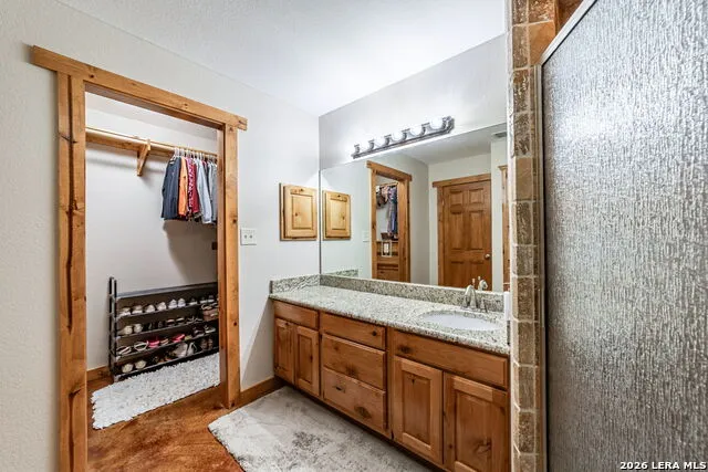 548 Franklin Ln Yancey, TX 78886