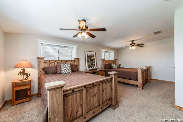 548 Franklin Ln Yancey, TX 78886