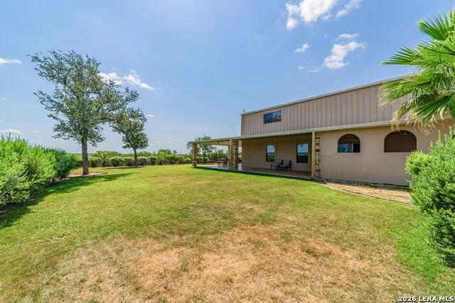 548 Franklin Ln Yancey, TX 78886