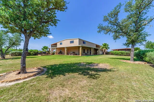 548 Franklin Ln Yancey, TX 78886