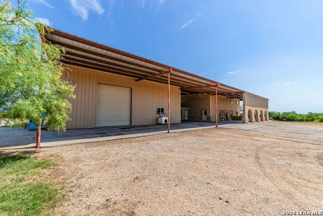 548 Franklin Ln Yancey, TX 78886