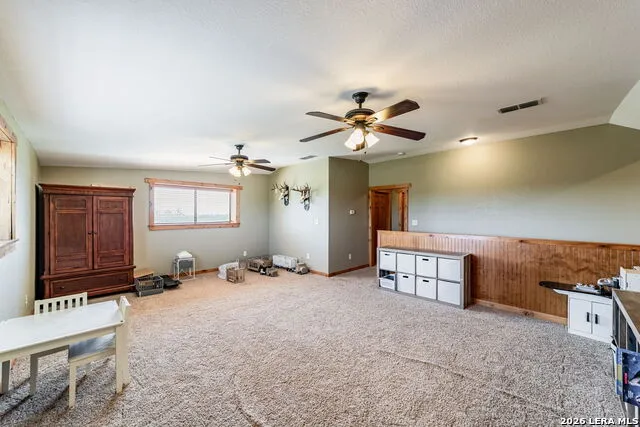 548 Franklin Ln Yancey, TX 78886