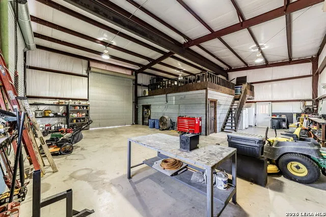 548 Franklin Ln Yancey, TX 78886