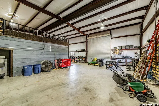 548 Franklin Ln Yancey, TX 78886