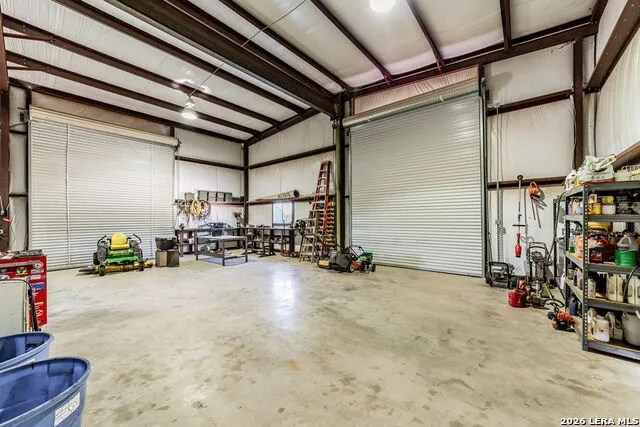 548 Franklin Ln Yancey, TX 78886
