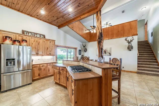 548 Franklin Ln Yancey, TX 78886